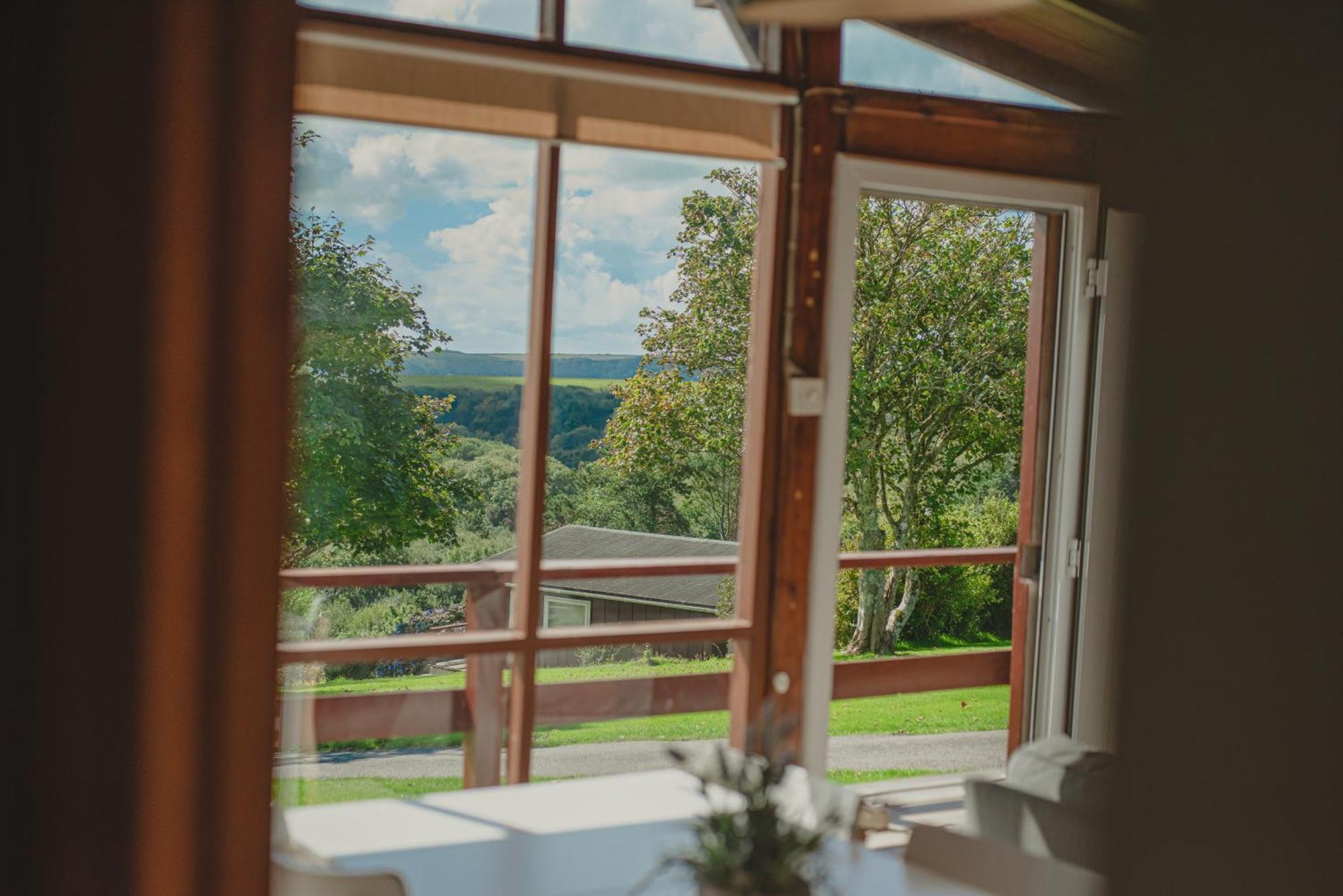 Timber Hill Self Catering Cedar Lodges Broad Haven Zewnętrze zdjęcie
