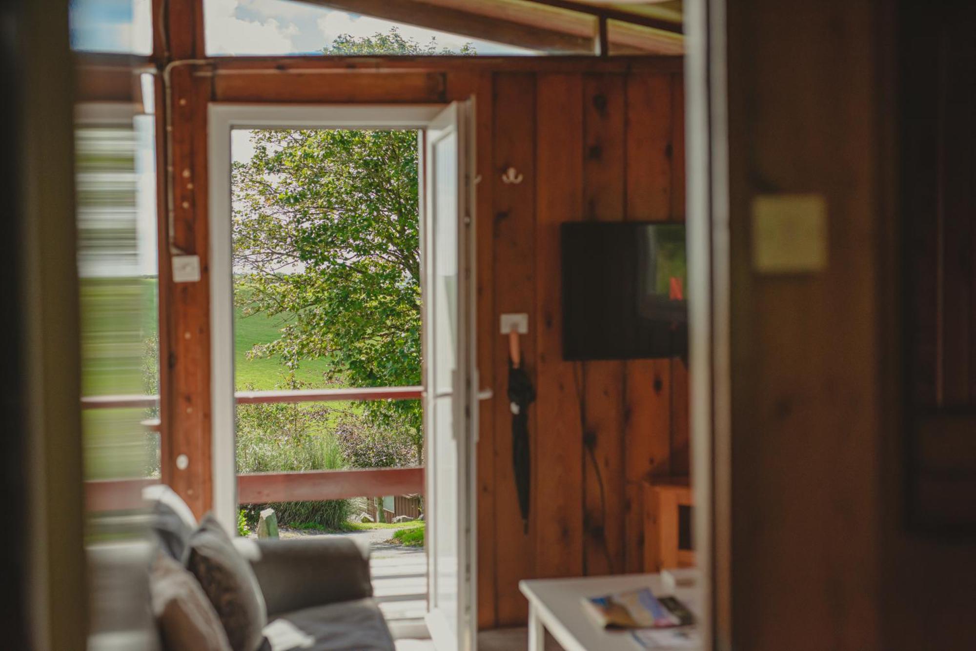 Timber Hill Self Catering Cedar Lodges Broad Haven Zewnętrze zdjęcie