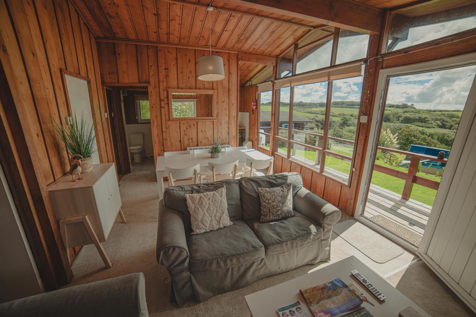 Timber Hill Self Catering Cedar Lodges Broad Haven Zewnętrze zdjęcie