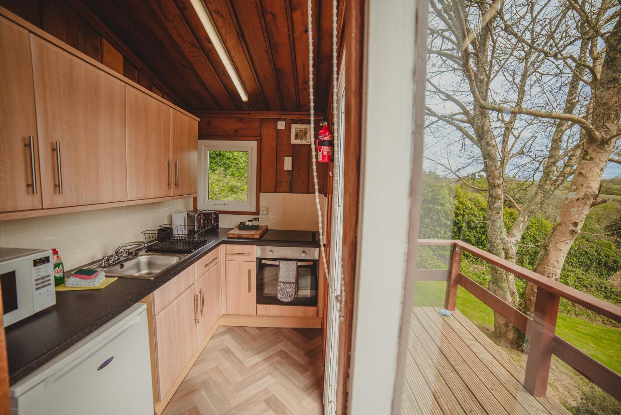 Timber Hill Self Catering Cedar Lodges Broad Haven Zewnętrze zdjęcie