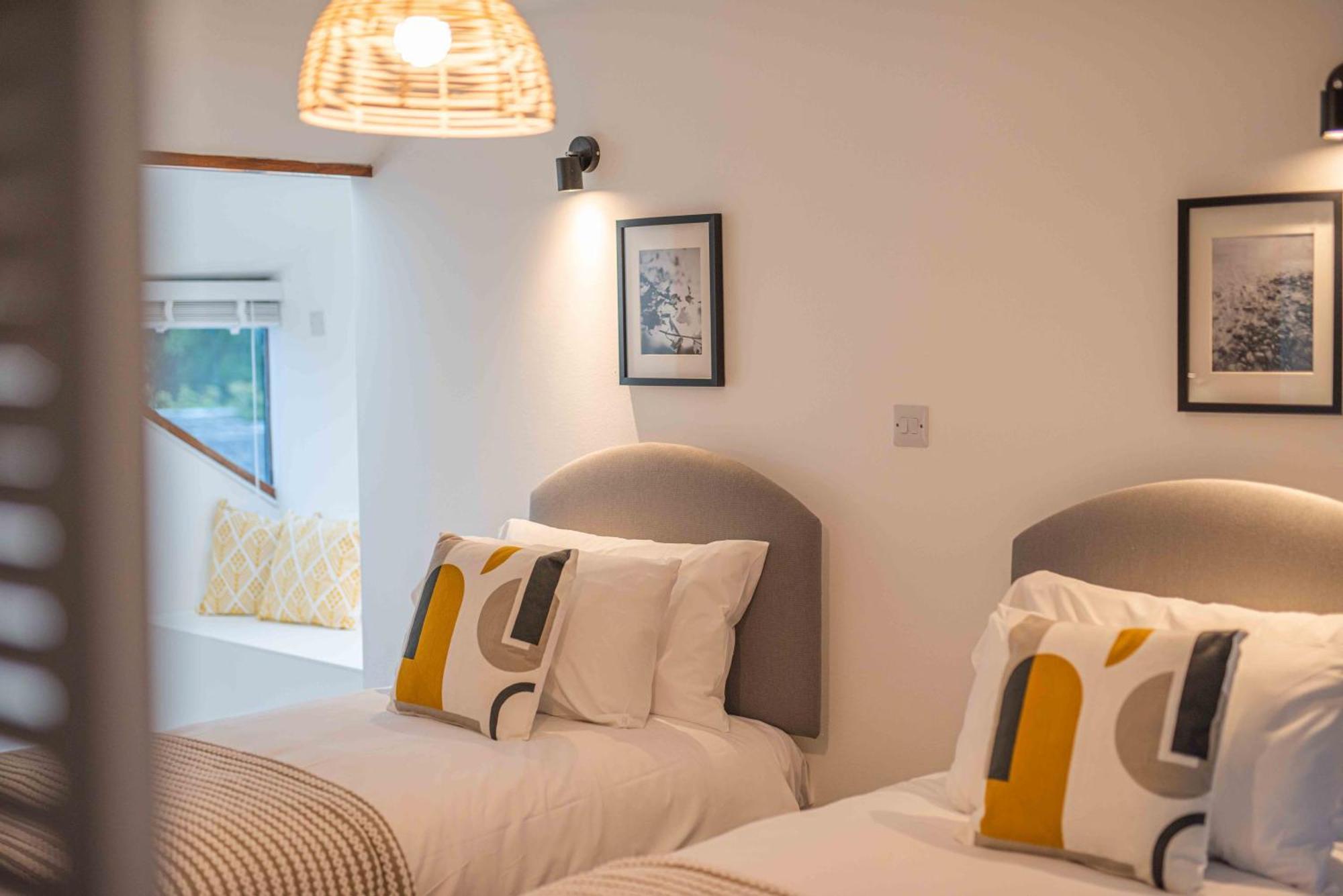 Timber Hill Self Catering Cedar Lodges Broad Haven Pokój zdjęcie